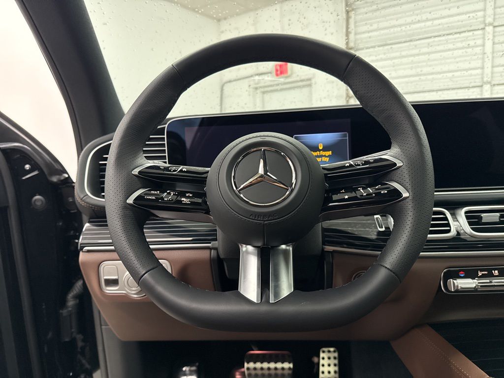 2026 Mercedes Benz GLS 450 4MATIC photo 11