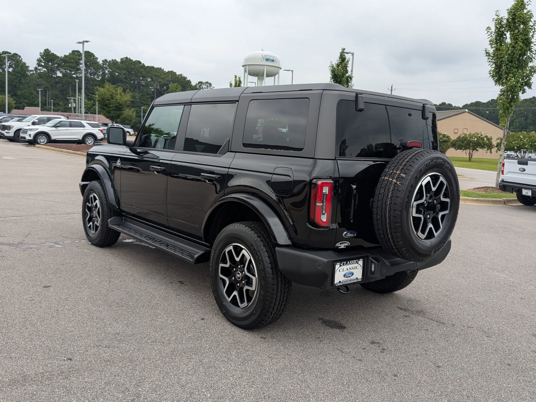 2025 Ford Bronco Outer Banks photo 9