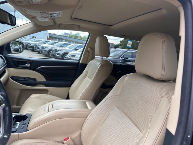 2015 Toyota Highlander Limited photo 8
