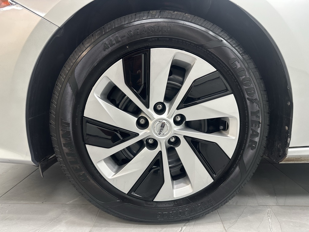 2022 Nissan Altima 2.5 S photo 9