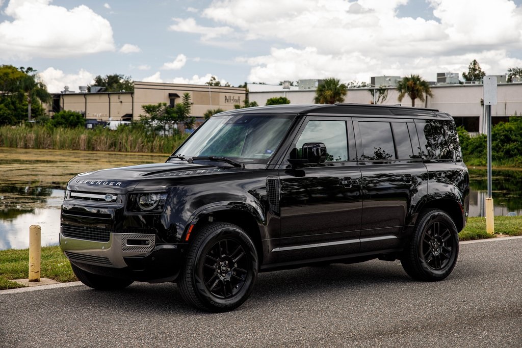 2023 Land Rover Defender 110 S photo 5