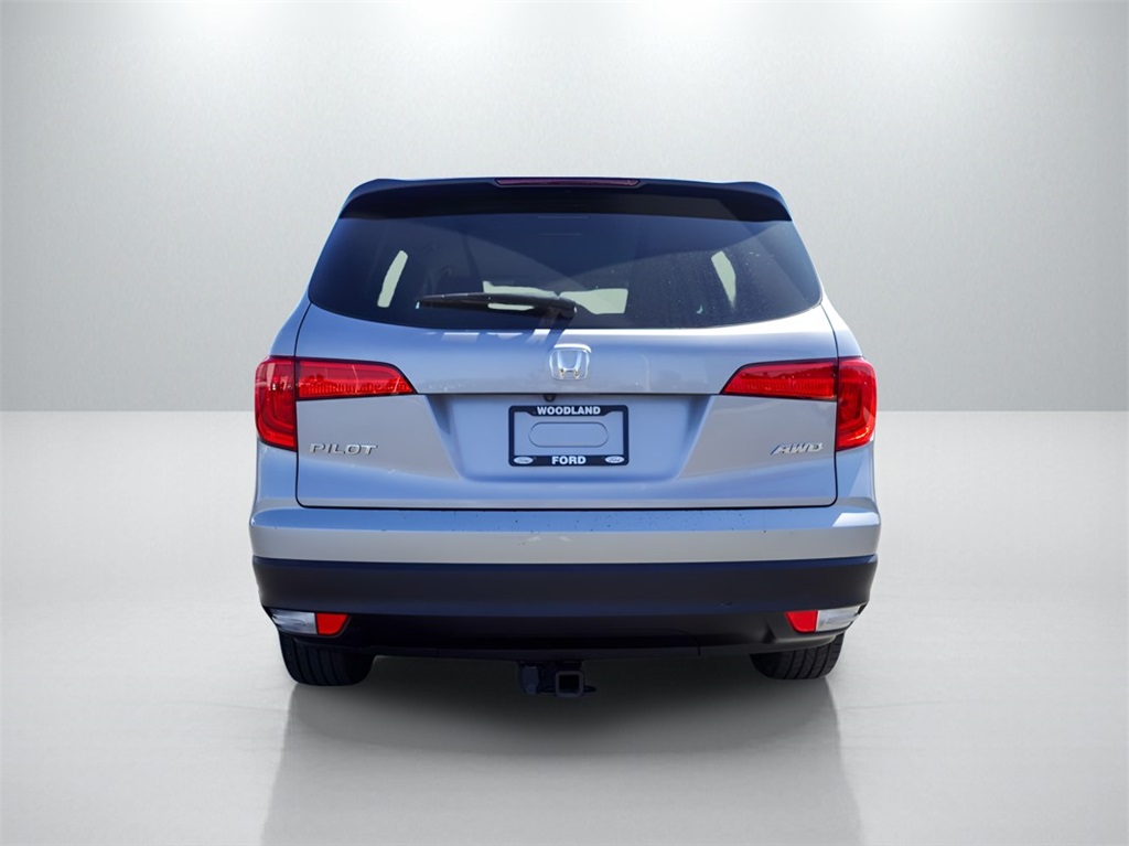 2018 Honda Pilot LX photo 4
