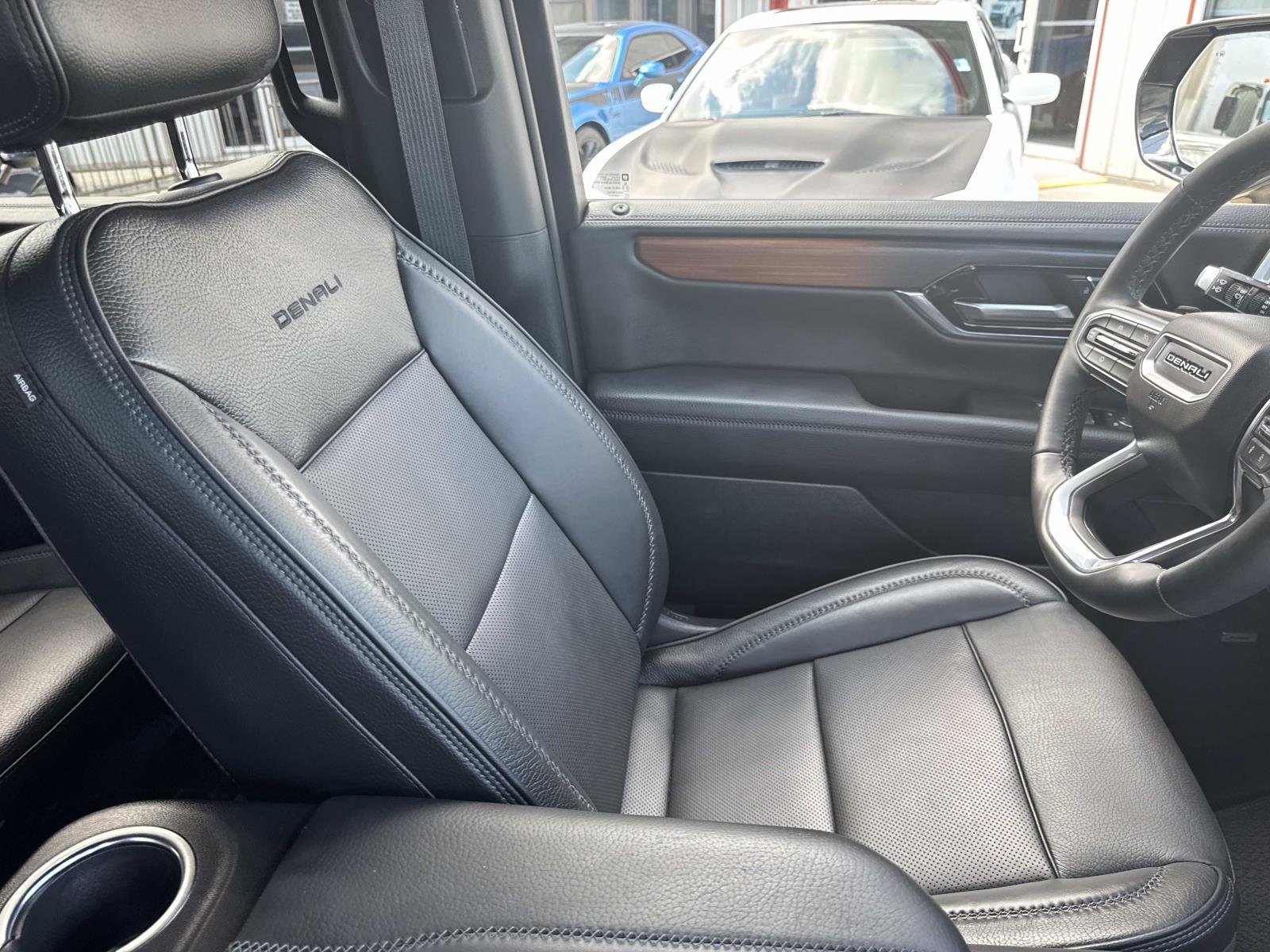 2025 Gmc Yukon XL Denali photo 9