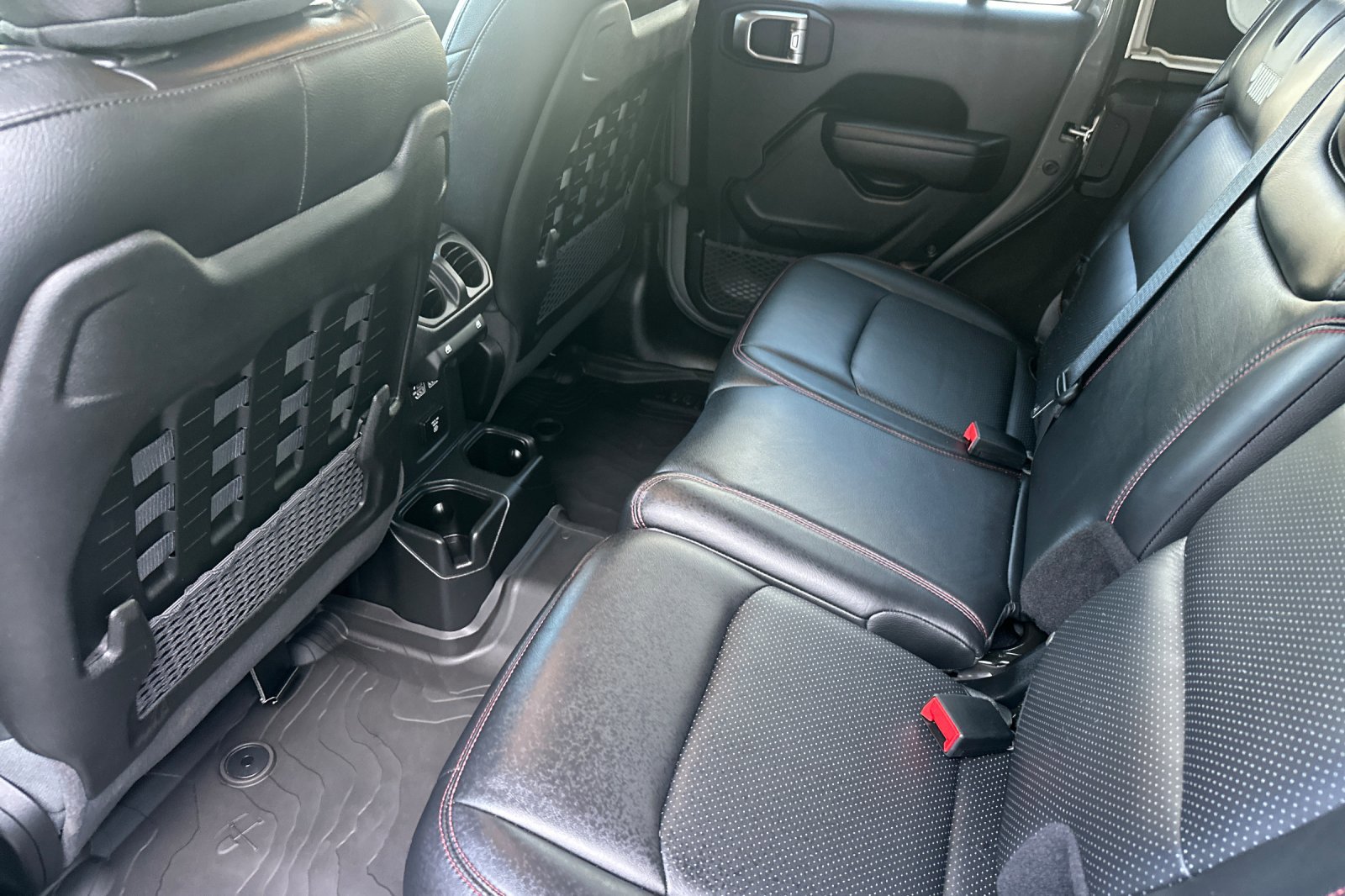 2023 Jeep Wrangler Rubicon photo 12