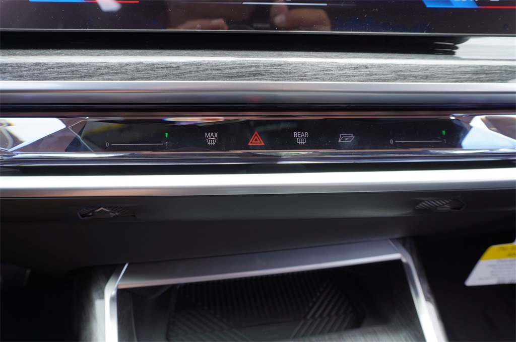 2025 Bmw 740i photo 8
