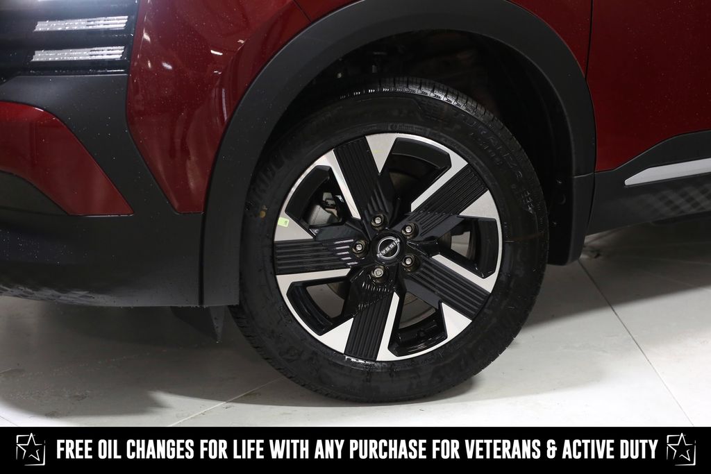 2025 Nissan Kicks SV photo 2