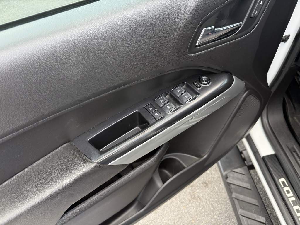 2019 Chevrolet Colorado LT photo 12