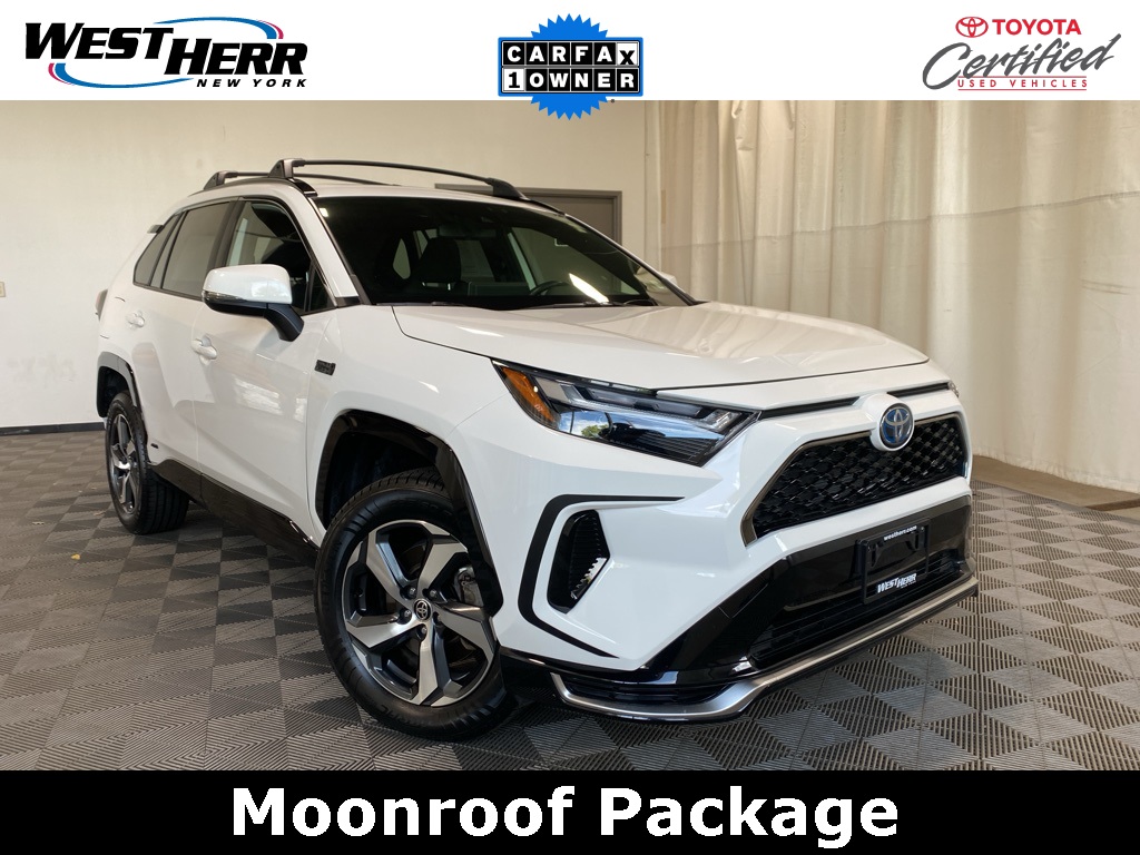 2023 Toyota RAV4 SE's photo