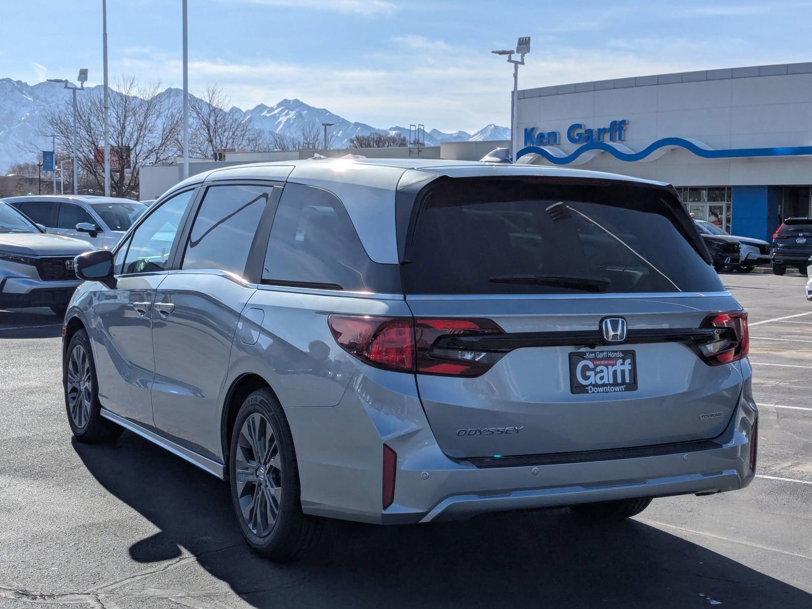 2025 Honda Odyssey Touring photo 5