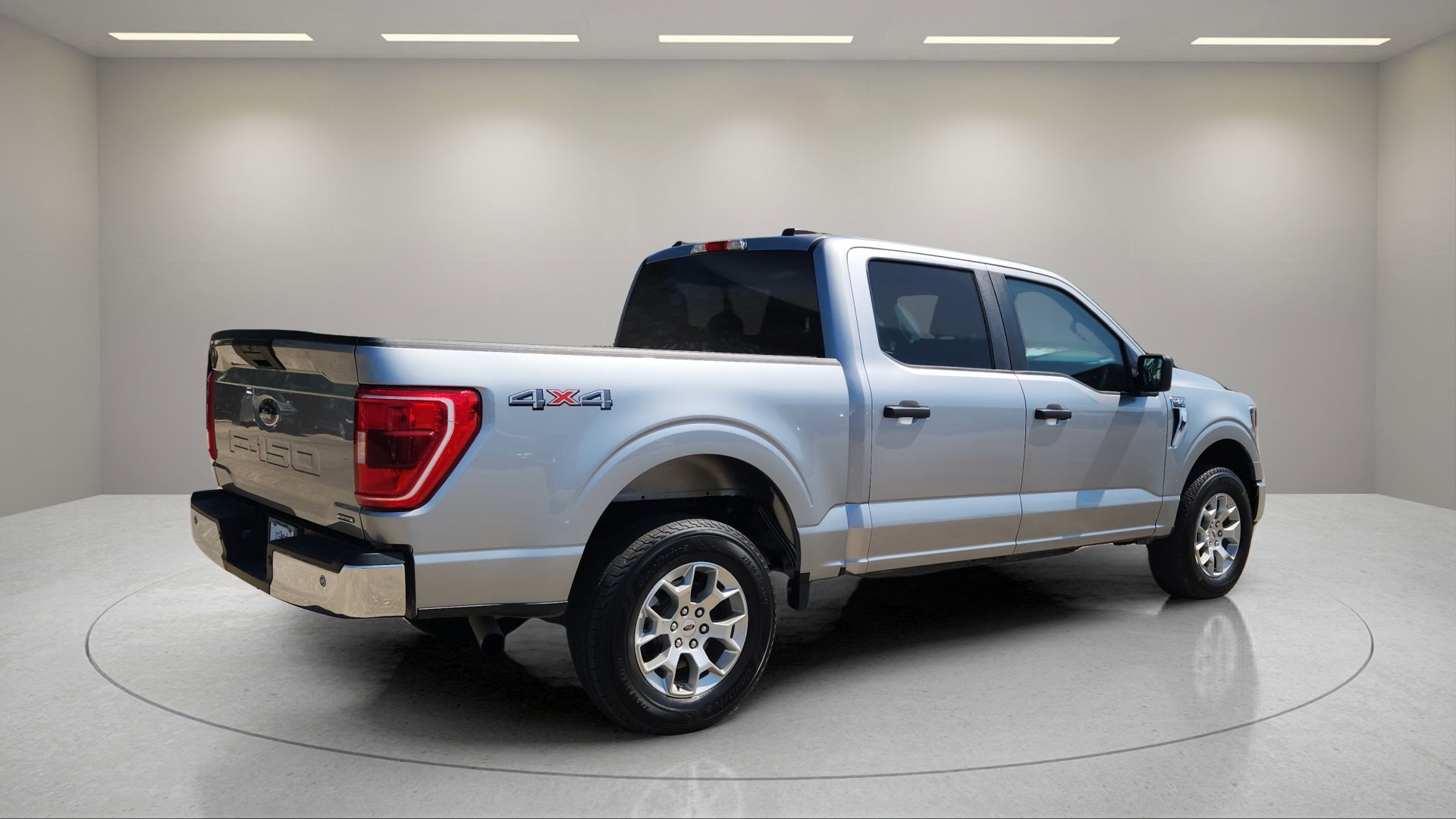 2023 Ford F-150 XLT photo 3