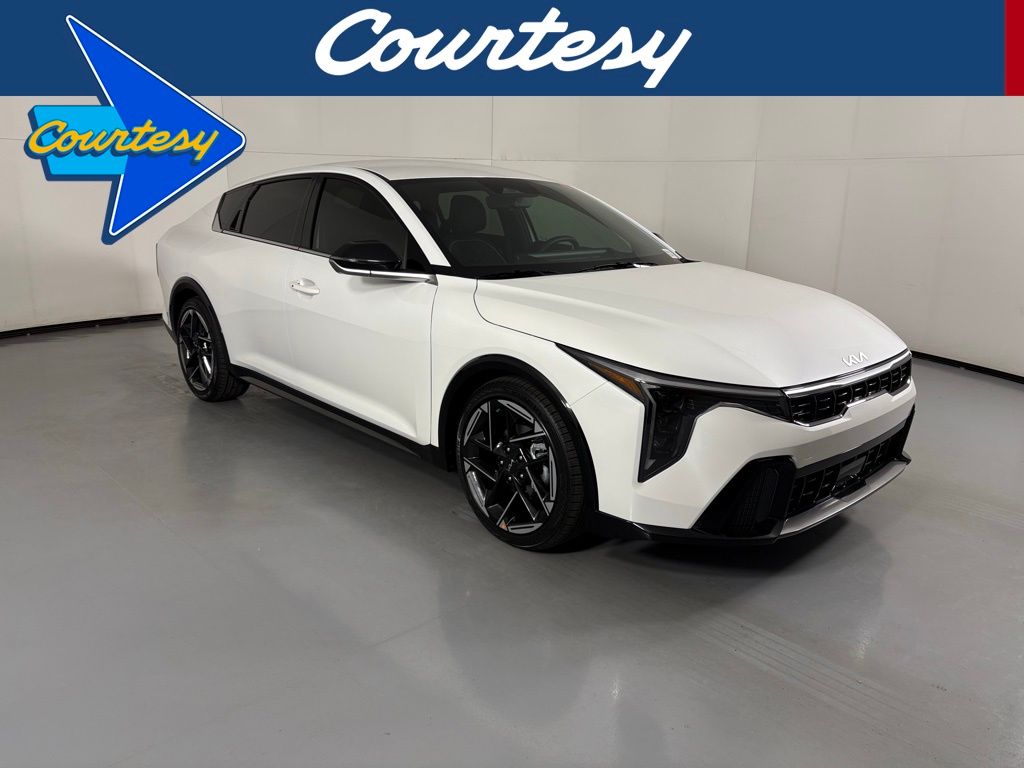 2025 Kia K4 GT-Line's photo