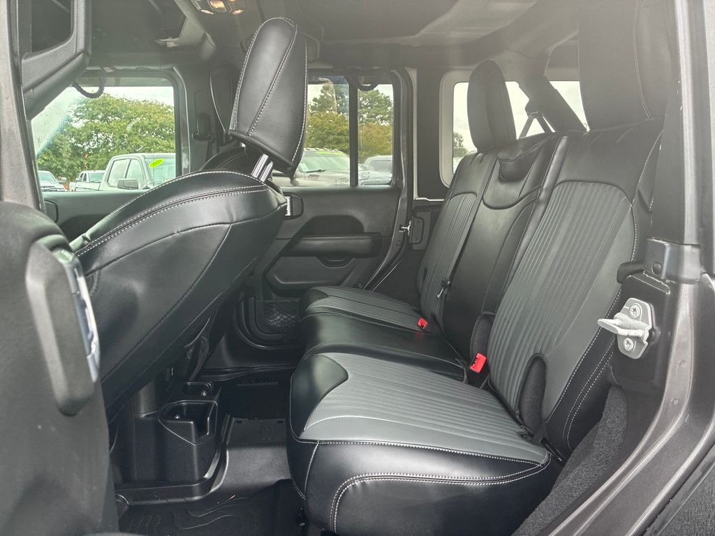 2020 Jeep Wrangler Unlimited Sahara photo 25