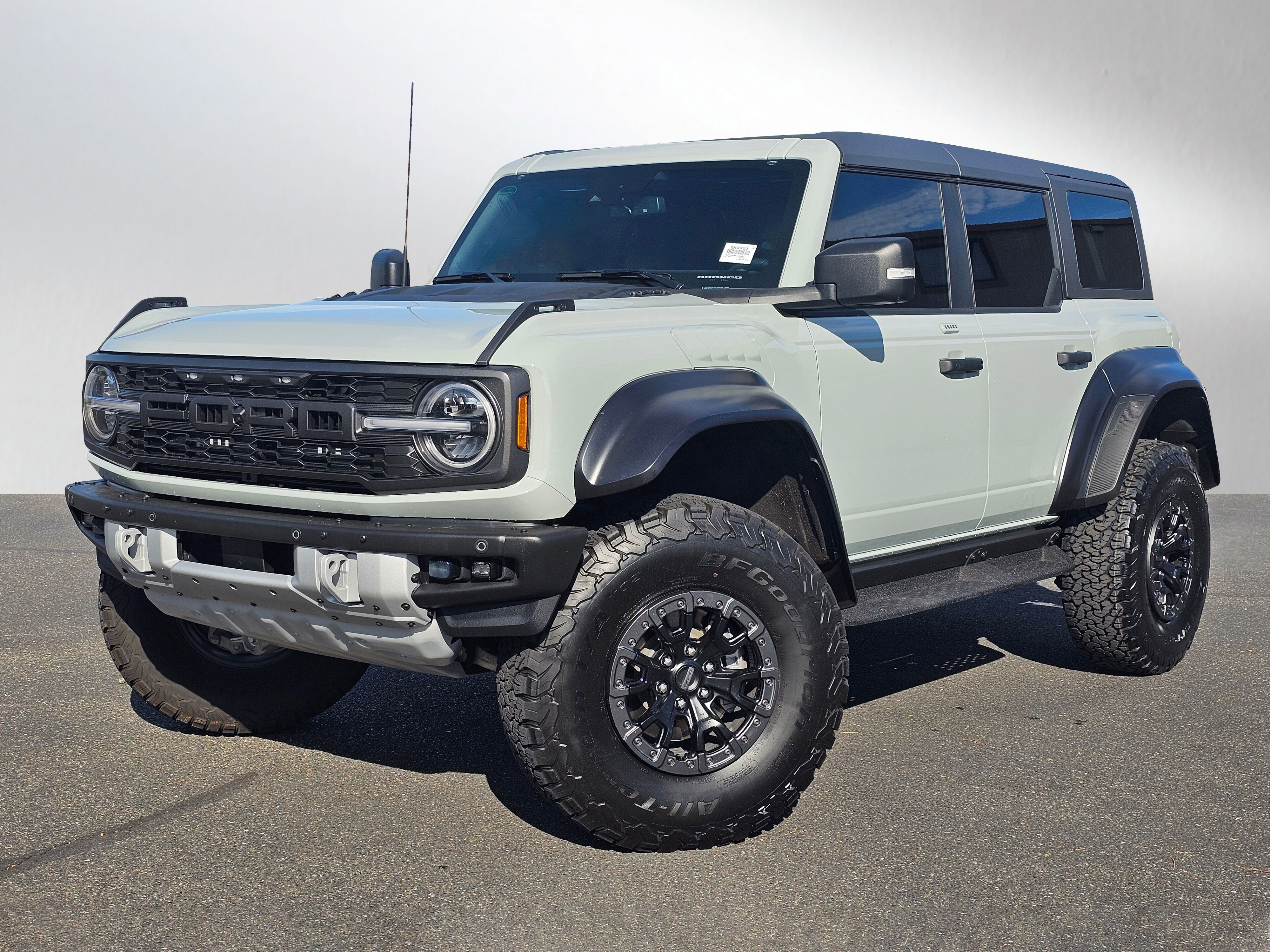 2023 Ford Bronco 4-Door Raptor's photo