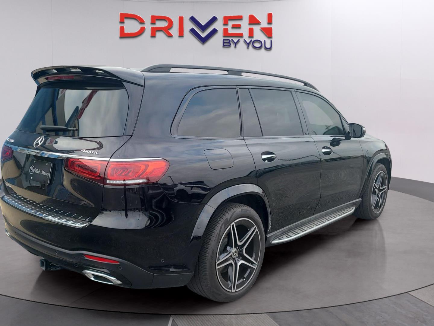 2023 Mercedes Benz GLS 450 4MATIC photo 4