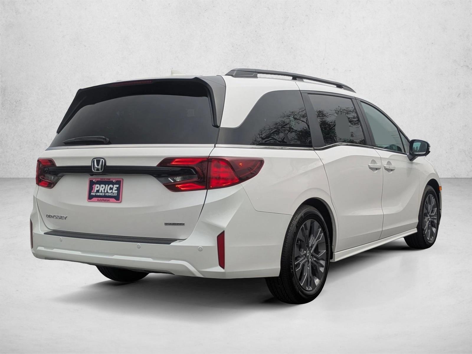 2025 Honda Odyssey Touring photo 5