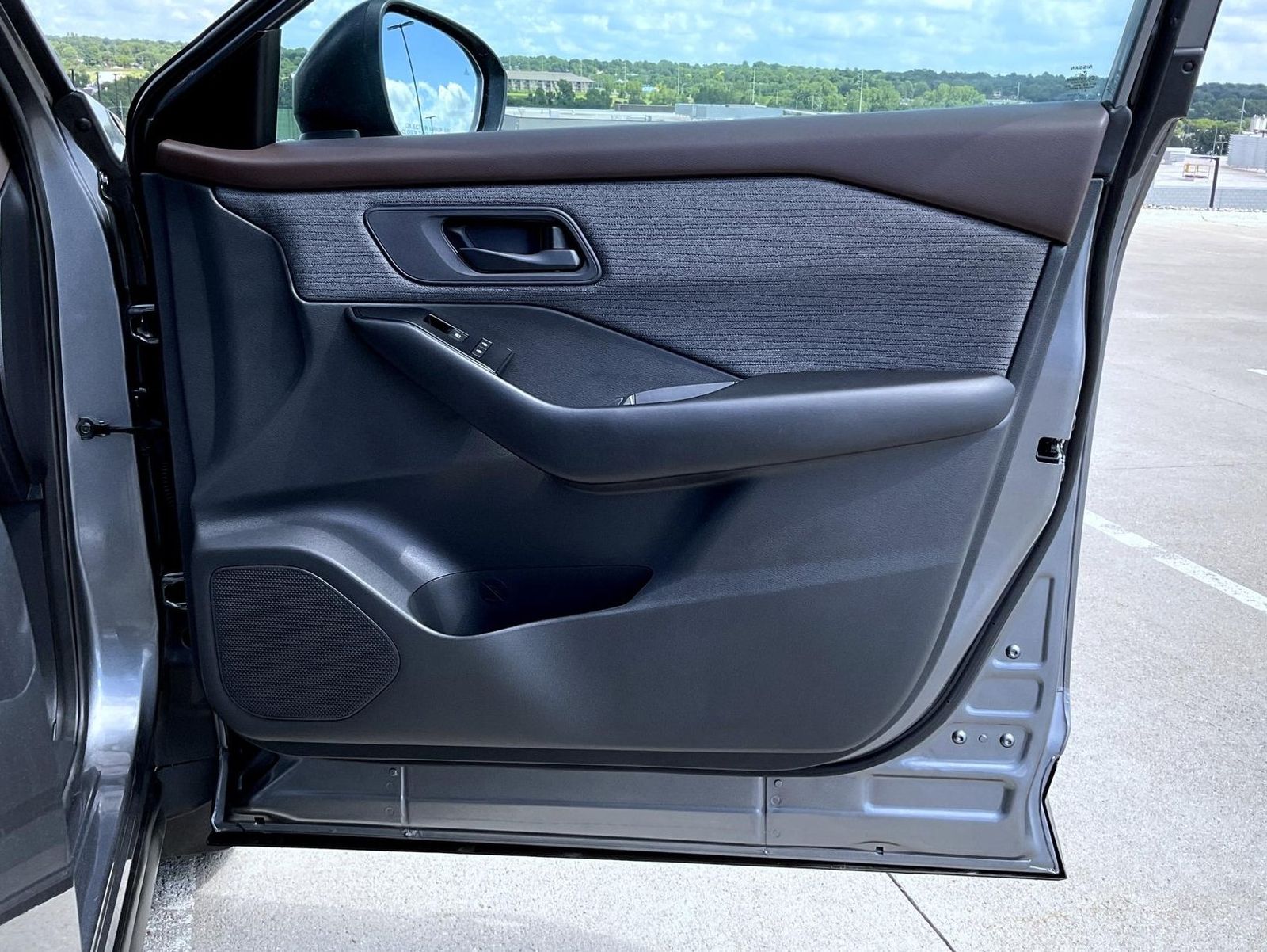 2023 Nissan Rogue S photo 17
