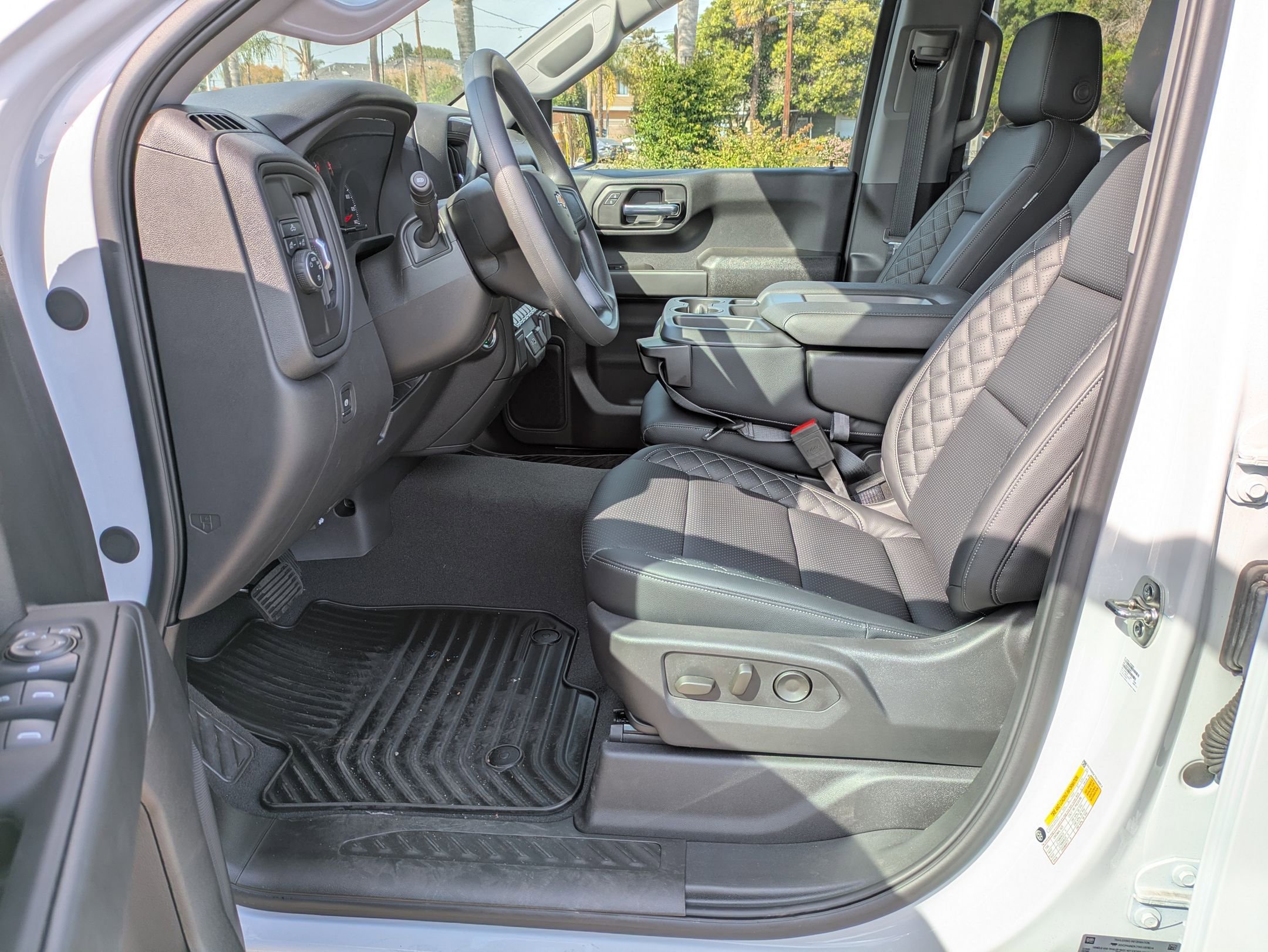 2025 Chevrolet Silverado 1500 Custom photo 11