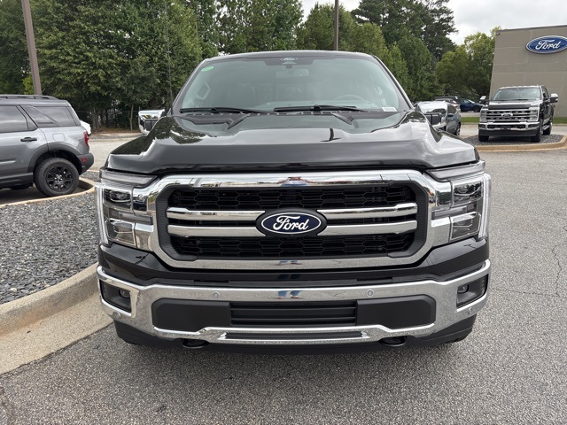 2025 Ford F-150 Lariat photo 2