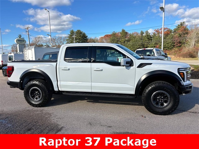 2024 Ford F-150 Raptor photo 2