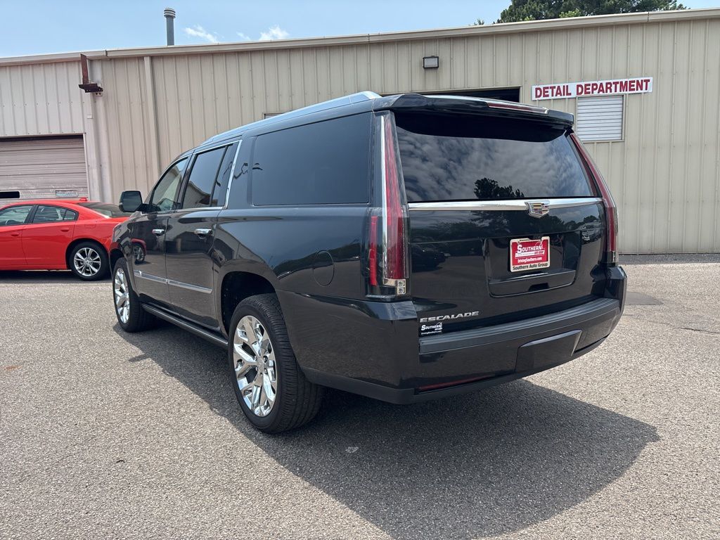 2019 Cadillac Escalade ESV Platinum photo 32