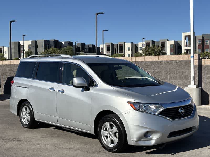 2017 Nissan Quest SV photo 2
