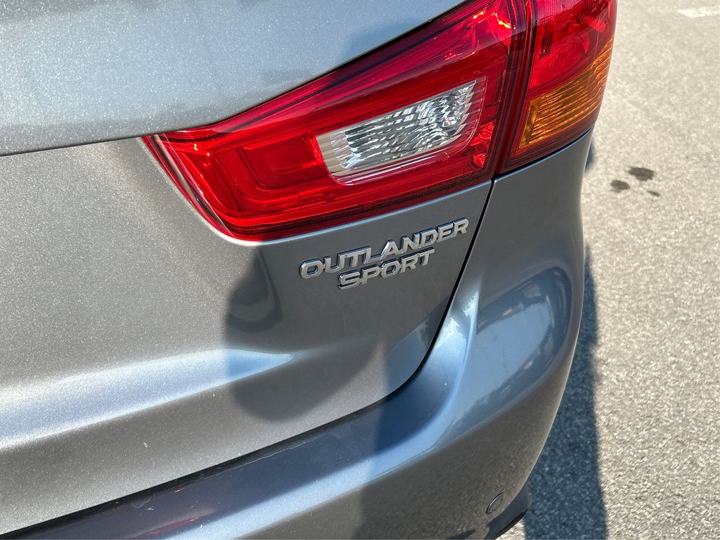 2014 Mitsubishi Outlander Sport SE photo 11