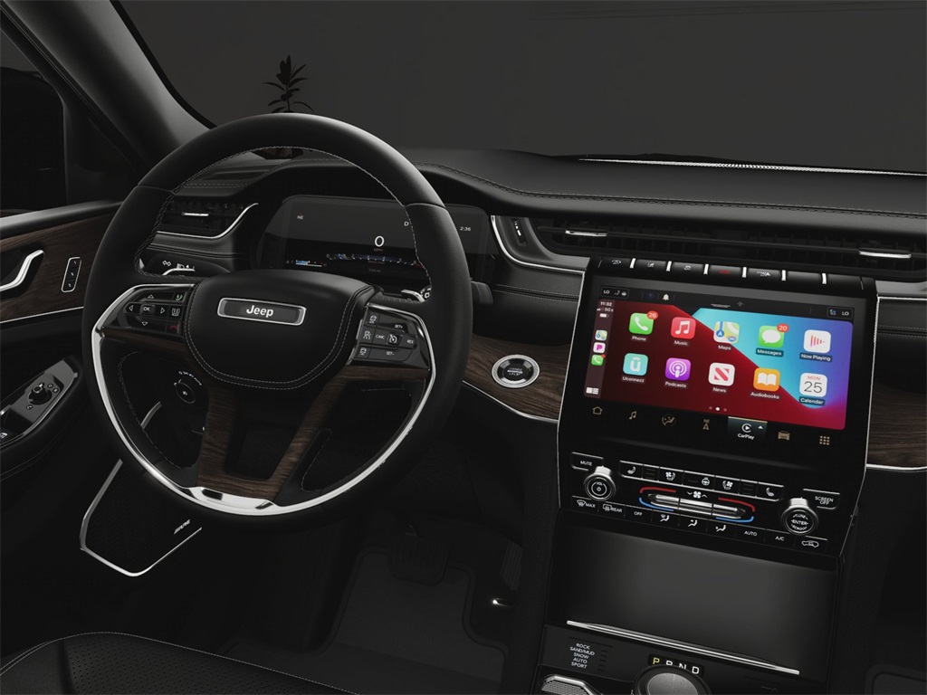 2025 Jeep Grand Cherokee Overland photo 14