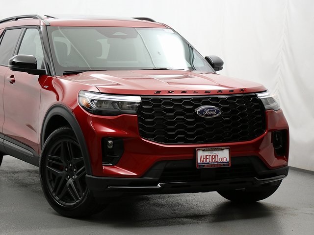 2025 Ford Explorer ST-Line photo 2