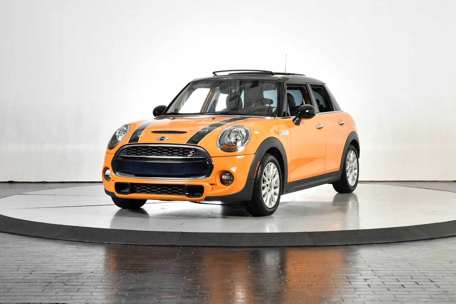 2015 MINI Cooper S's photo