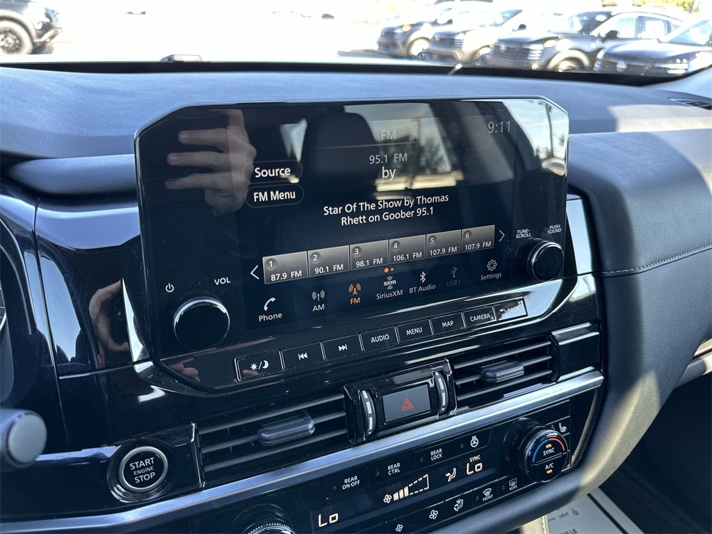 2023 Nissan Pathfinder SL photo 16