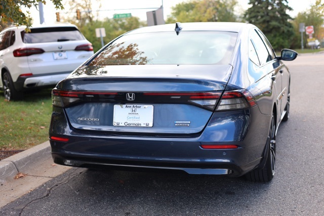 2023 Honda Accord Hybrid Touring photo 2