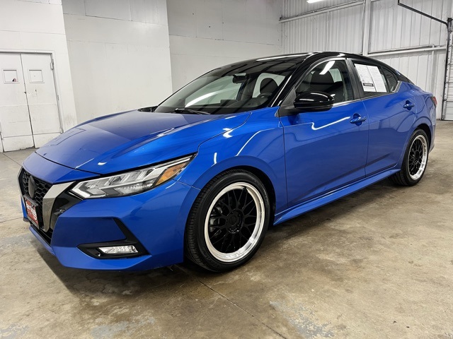 2022 Nissan Sentra SR photo 2