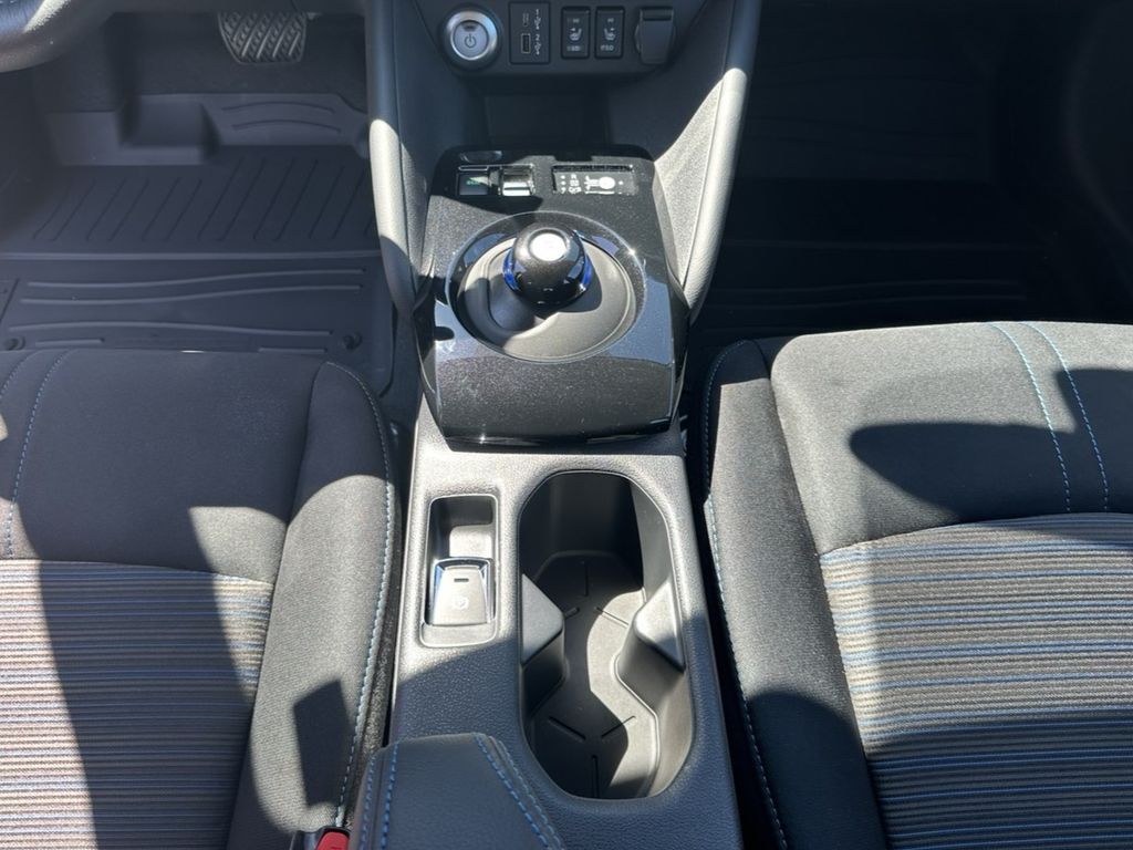 2025 Nissan Leaf SV Plus photo 17