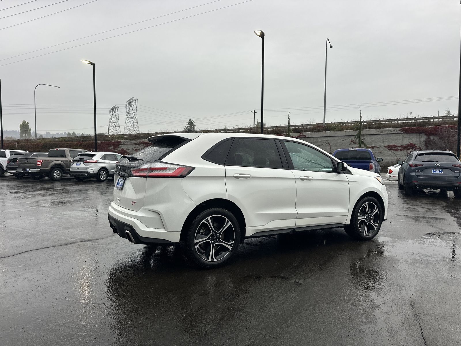 2022 Ford Edge ST photo 4