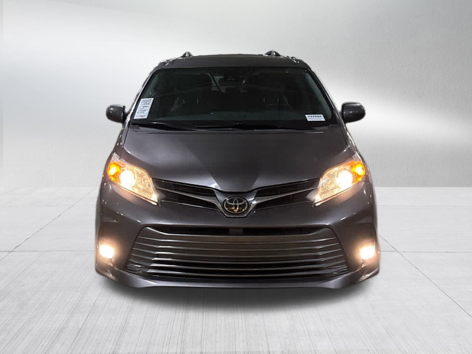 Used 2020 Toyota Sienna XLE Premium with VIN 5TDYZ3DC9LS058382 for sale in Golden Valley, Minnesota