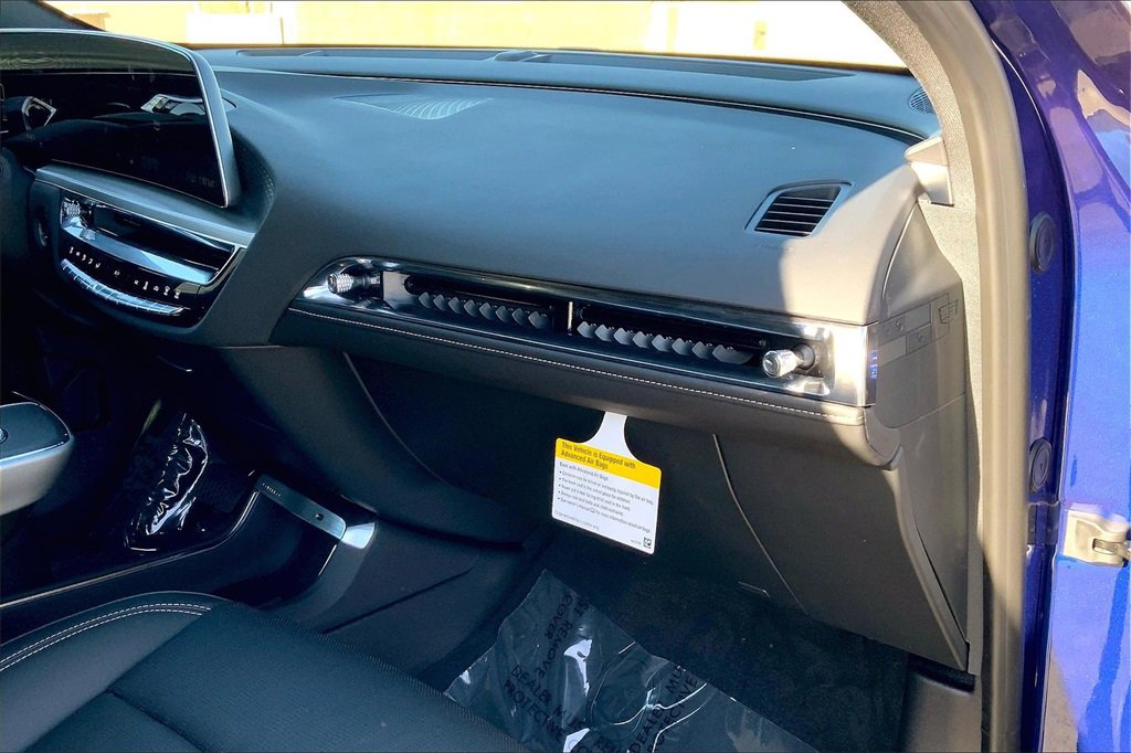 2025 Cadillac Lyriq Sport photo 27