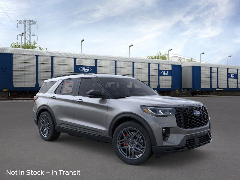 2025 Ford Explorer ST photo 3