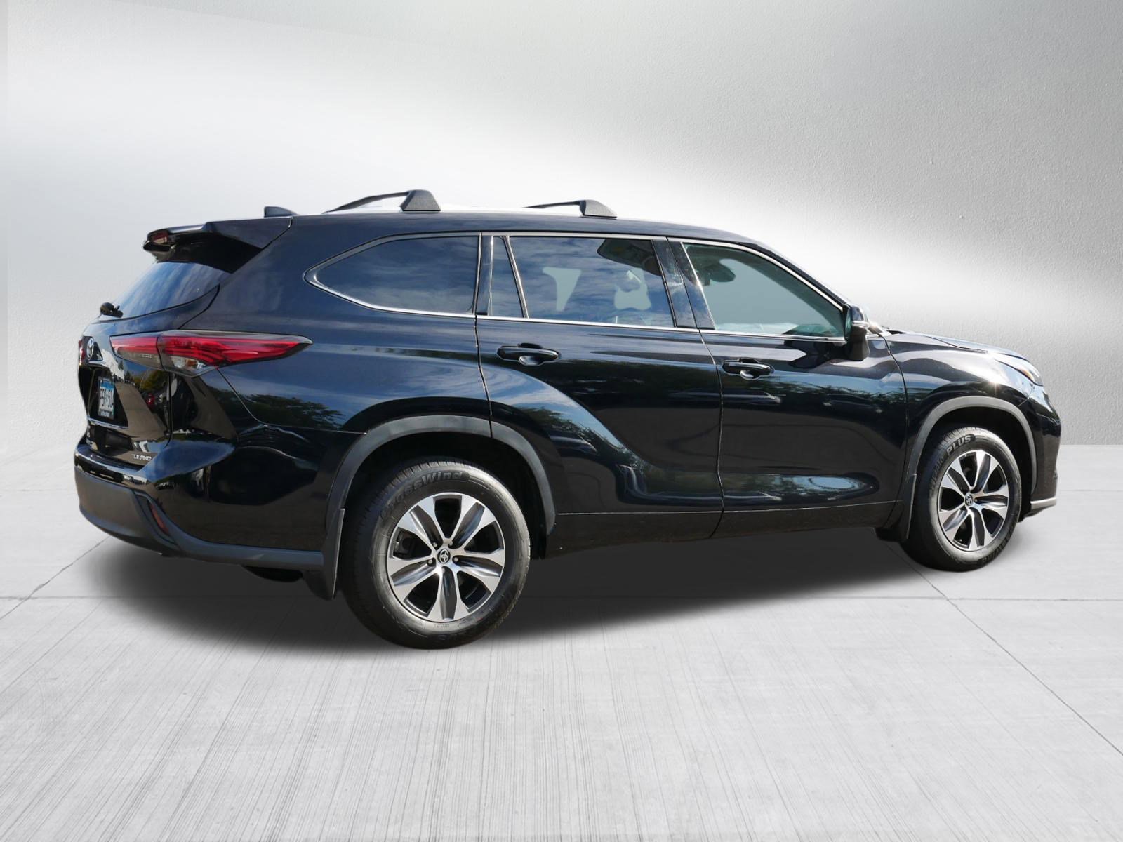 2022 Toyota Highlander XLE photo 7