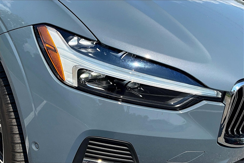 2023 Volvo XC60 B5 Ultimate photo 28