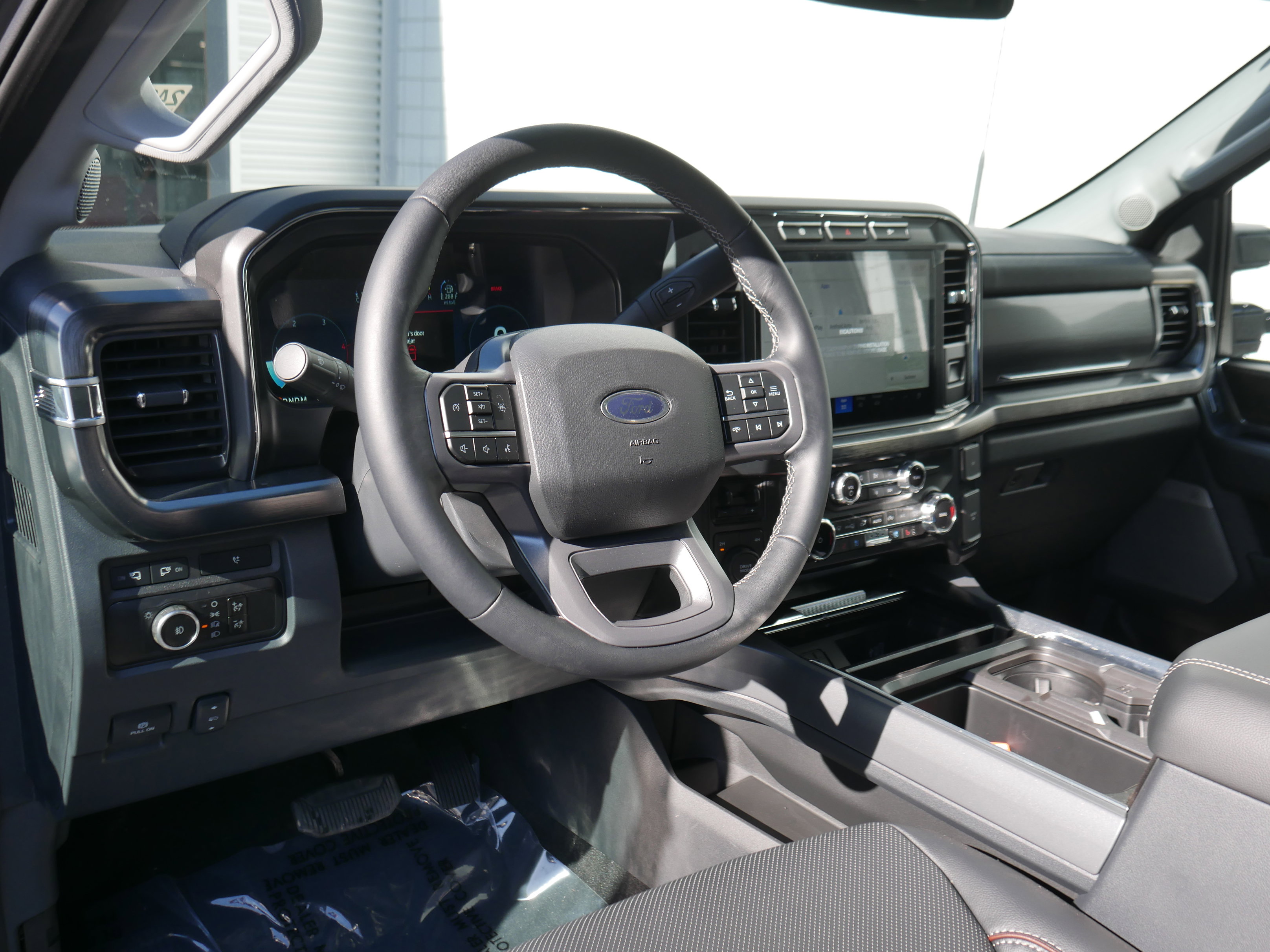 2024 Ford F-350 Lariat photo 4