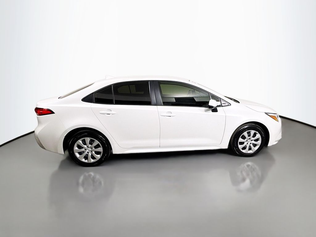 2025 Toyota Corolla Hybrid LE photo 8
