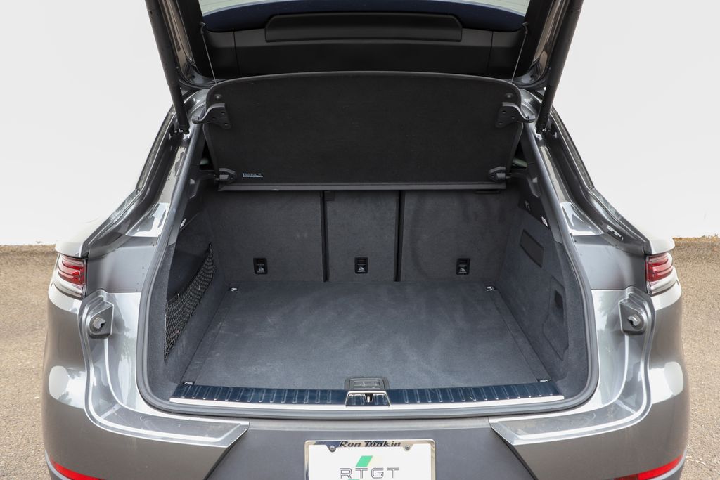 2024 Porsche Cayenne Coupe Base photo 17