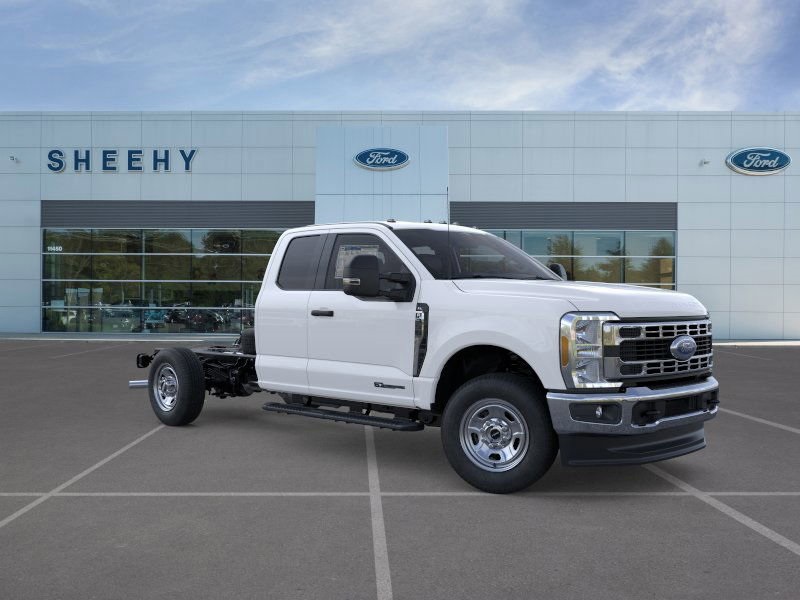 2026 Ford F-350 Super Duty Chassis Cab XL's photo