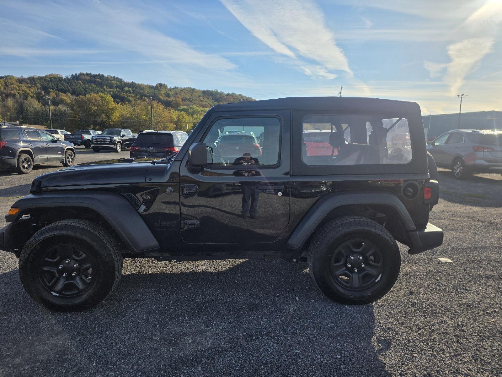 2025 Jeep Wrangler Sport photo 2