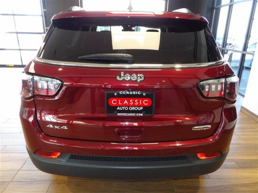 2022 Jeep Compass Latitude Lux photo 7