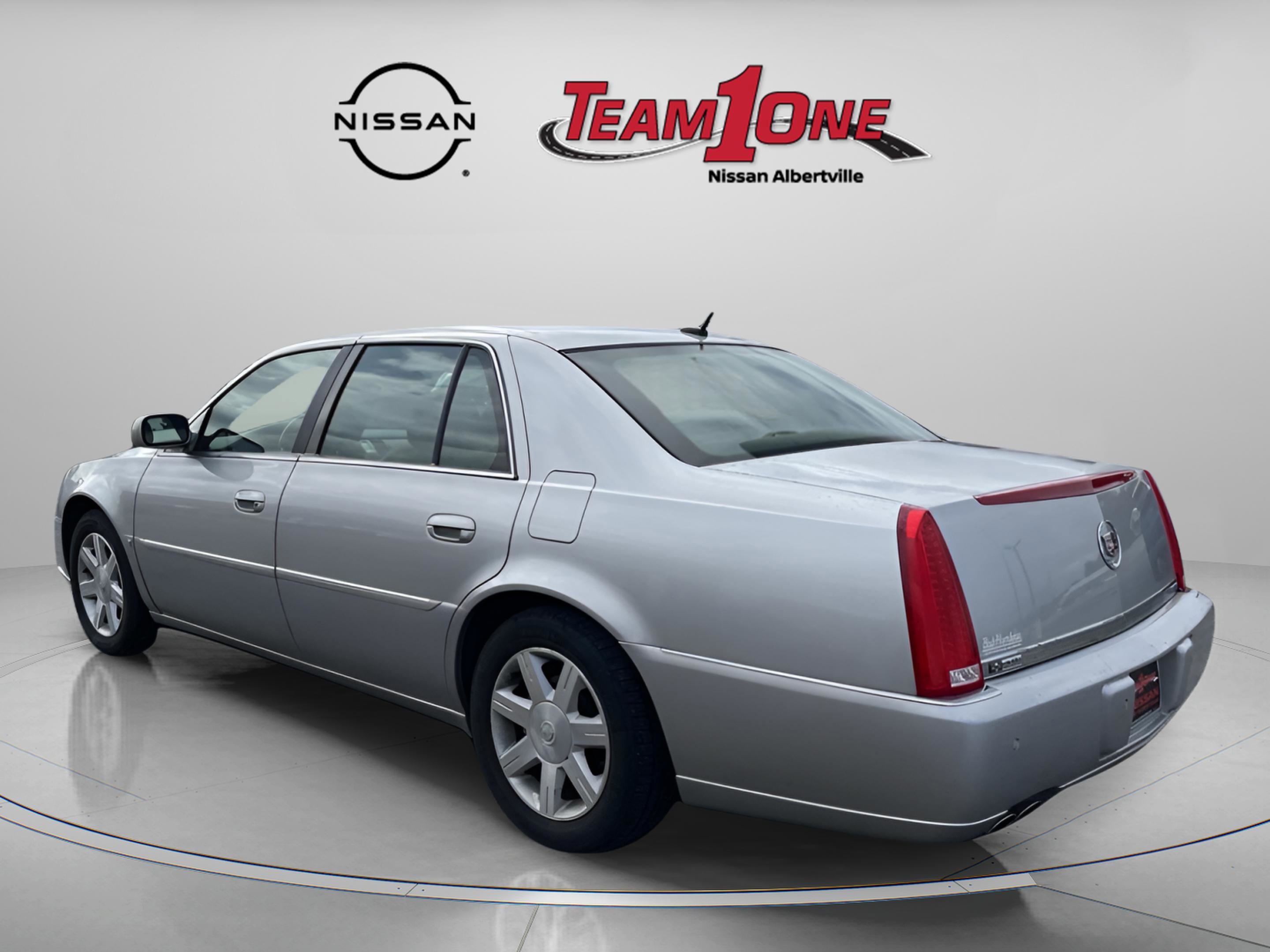 2007 Cadillac DTS Luxury I photo 3