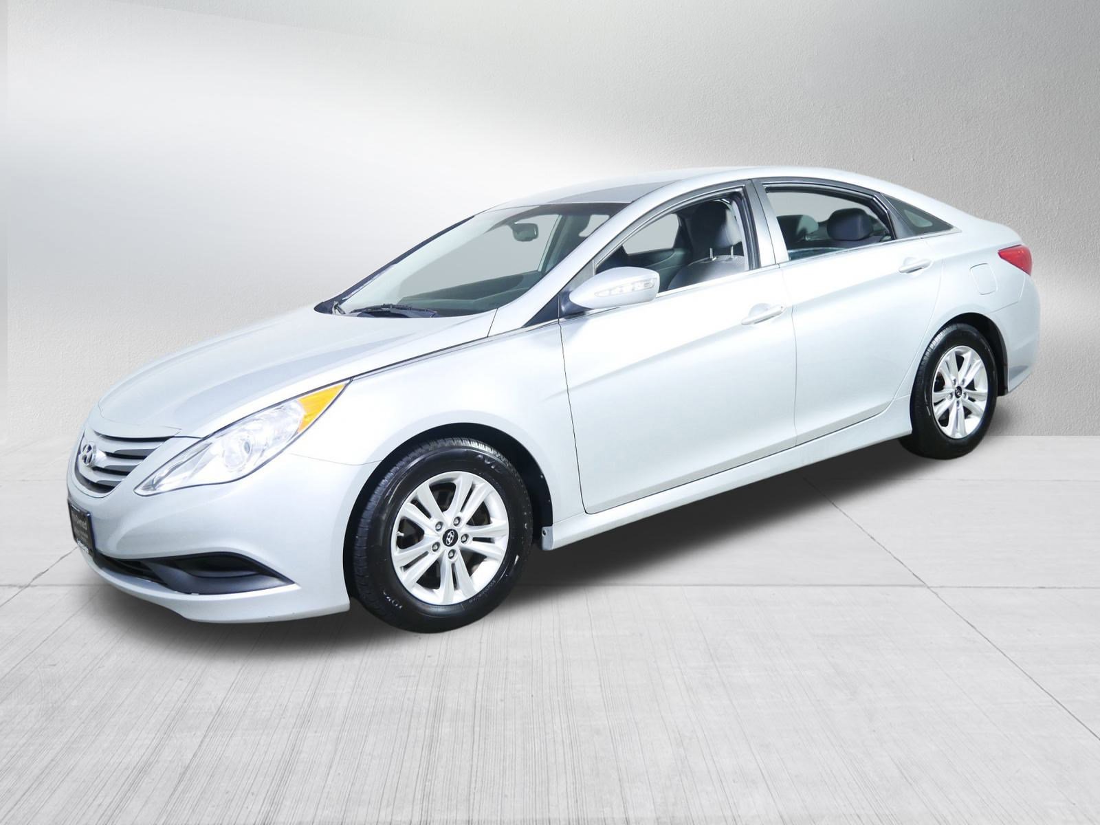 2014 Hyundai Sonata GLS photo 3