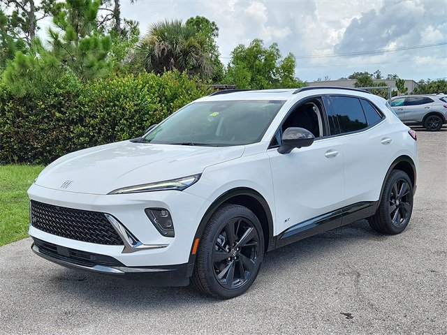 2025 Buick Envision Sport Touring photo 2