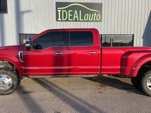 2021 Ford F-350 Super Duty Platinum's photo