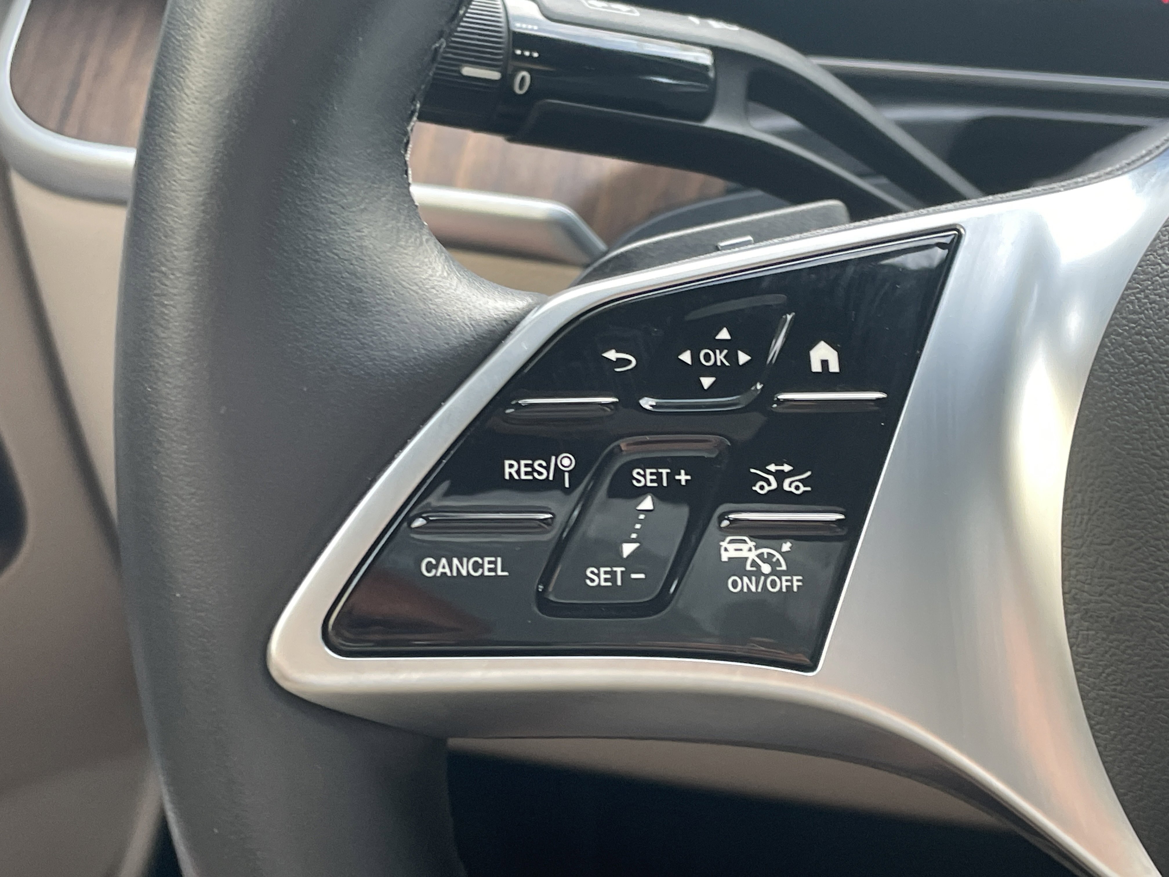 2024 Mercedes Benz C 300 Sedan photo 4